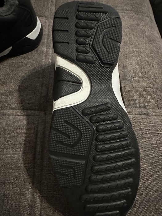 Продам осень-зима кросовки