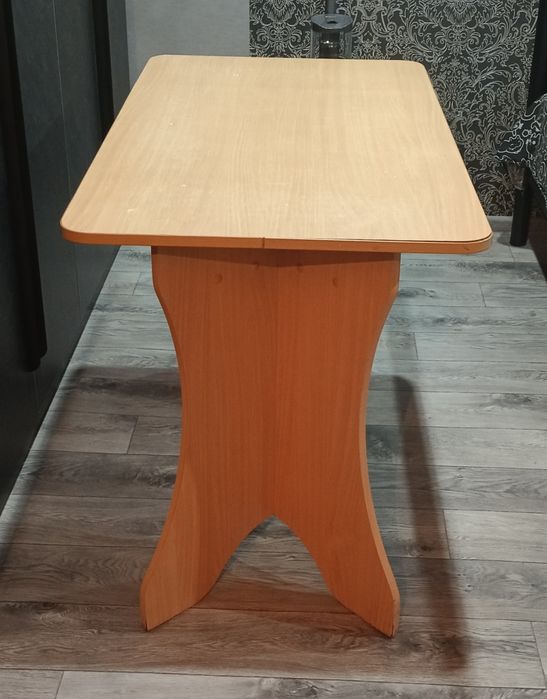 Кухонный стол (срочная продажа)