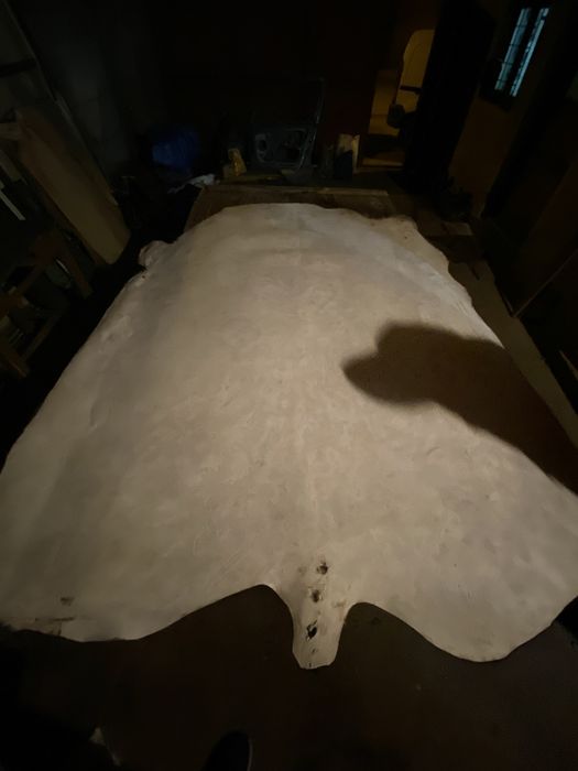 Piele vita tabacita ornament cabana