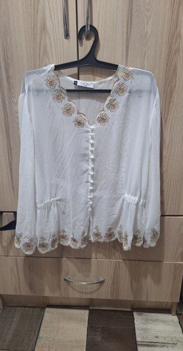 Платье с накидкой