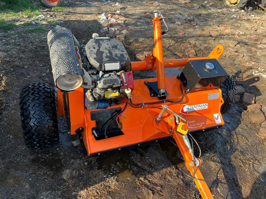 Vand tocatoare resturi vegetale cu motor honda