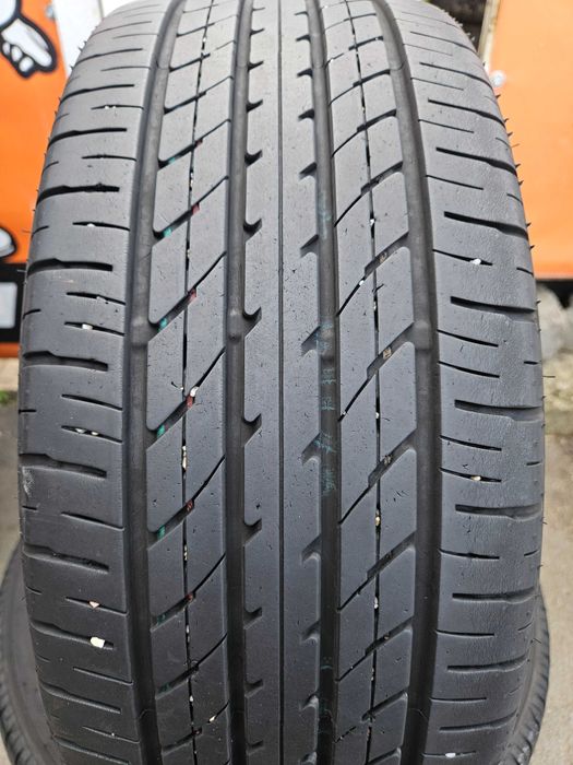 2бр 215/45/17 TOYO 7мм грайфер дот:21г - - -