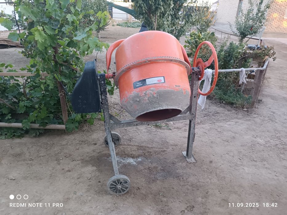 Бетономешалка.     .