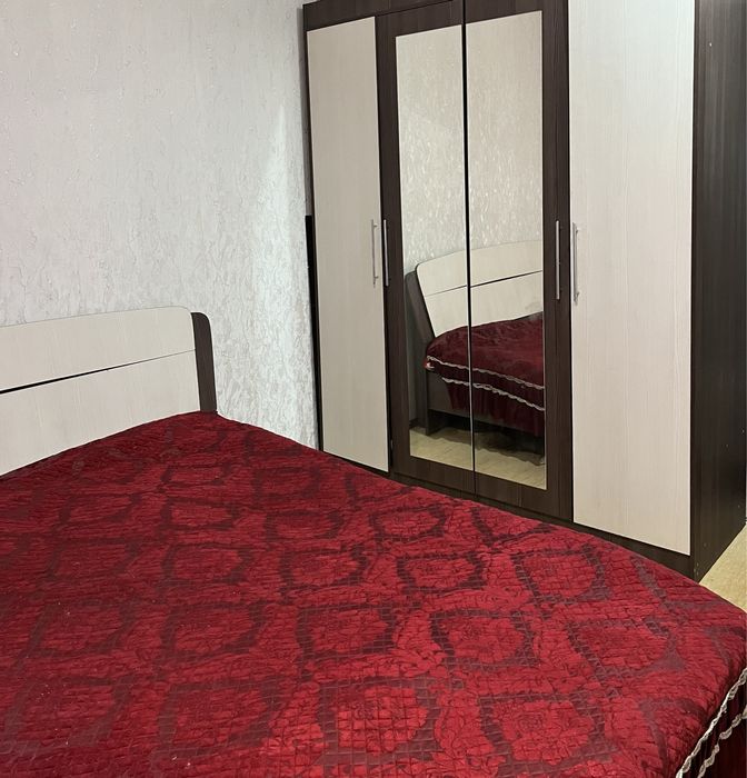 Срочно продается  спальный гарнитур с комодом