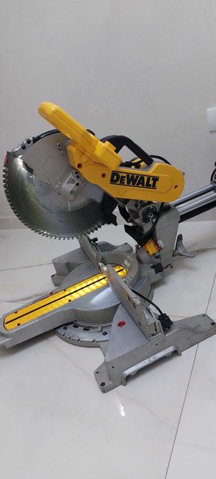 Circular Dewalt DWS780
