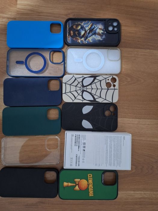 Cutie si huse iPhone 15