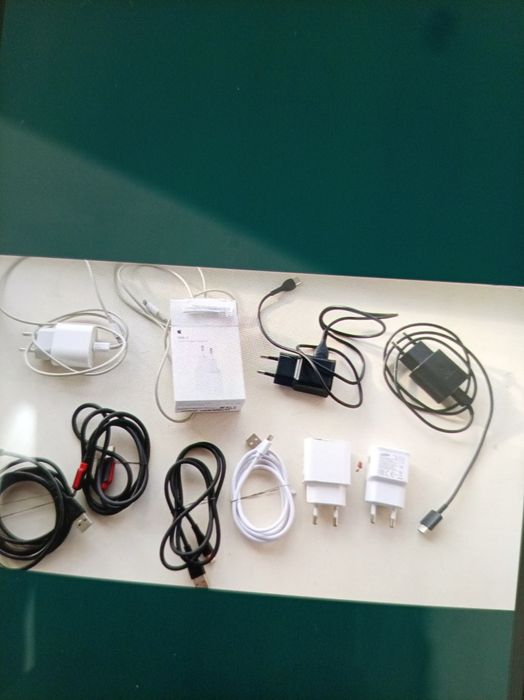 Продам зарядки iPhone android