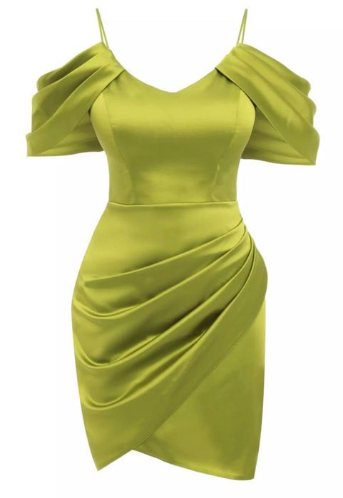 Сатенена рокля в маслиново зелен цвят