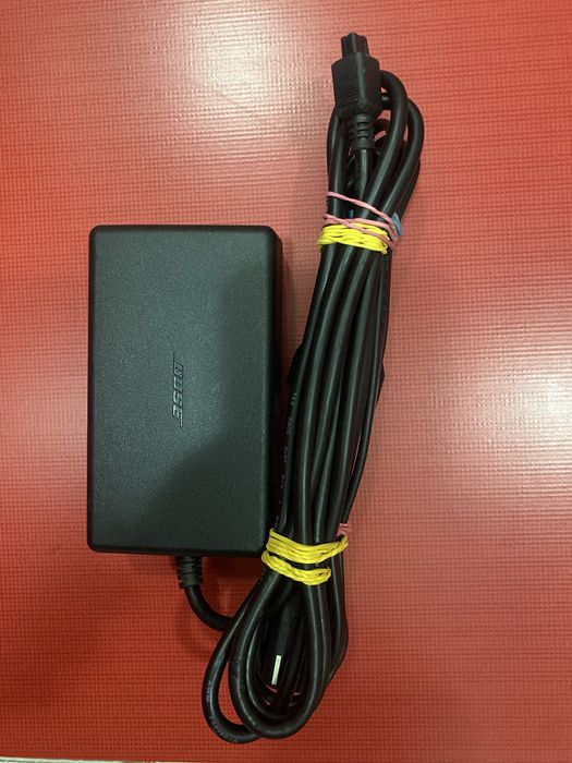 Încărcător universal