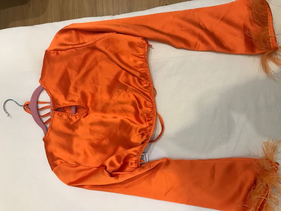 Стилен топ от bershka