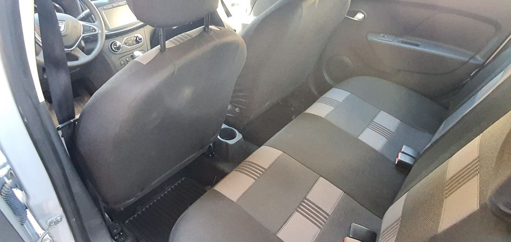 Disponibil Logan Inchiriere auto Bucuresti Rent a car GPL
