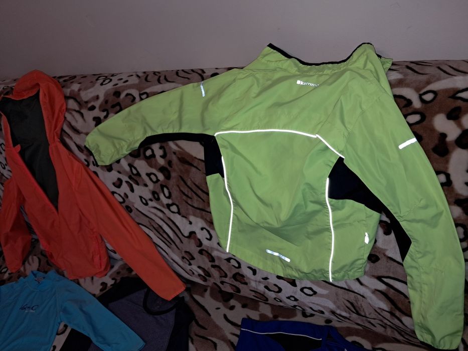 LOT sportiv/echipament marime 128,geci,bluze termice,pantaloni Nike