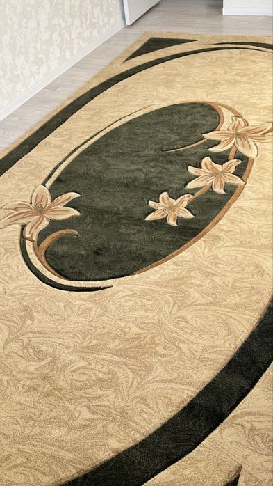 Продам новый ковёр 200х400