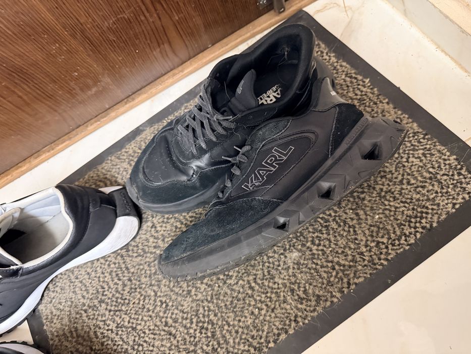 Adidasi pantofi originali mar. 43 Calvin klein si Karl Lagerfeld pret 500 amandoi