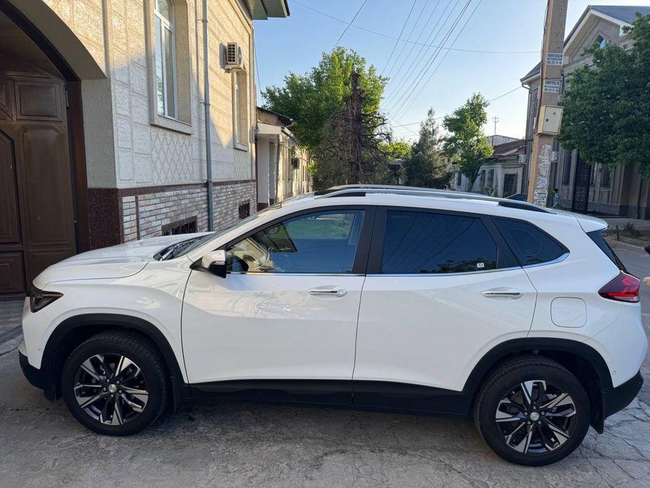 Chevrolet Tracker 2023 — 4