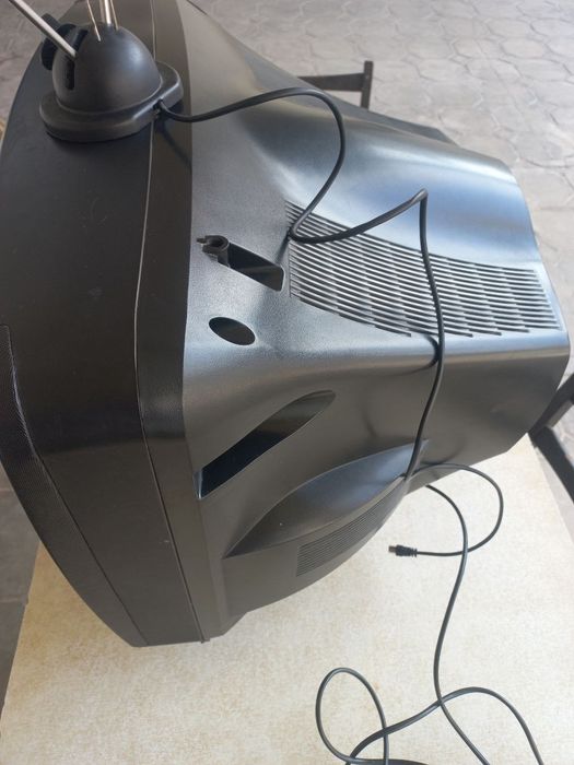 LG телевизор  Soundmax plus