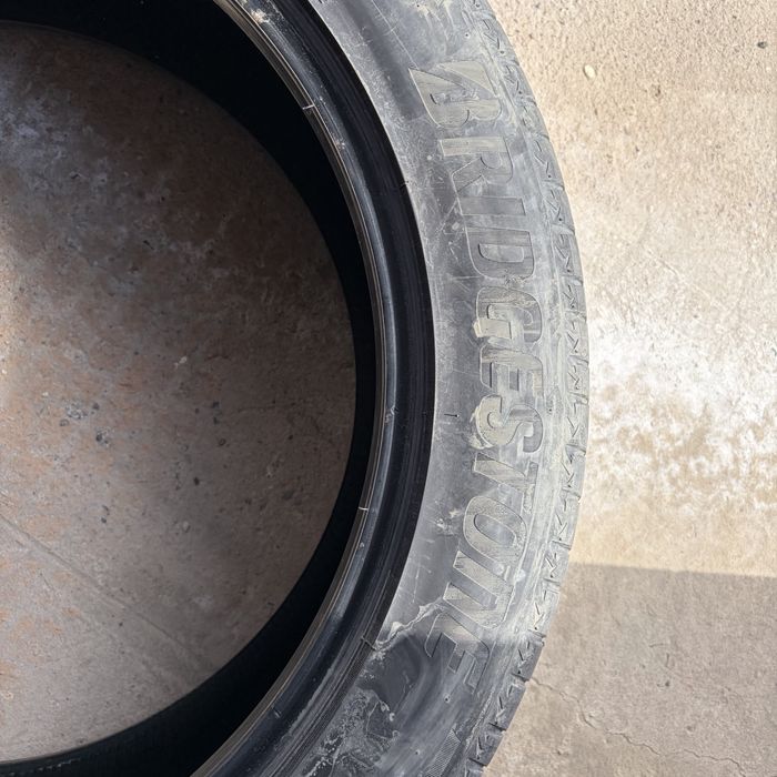 Продам шины в хорошем состоянии.