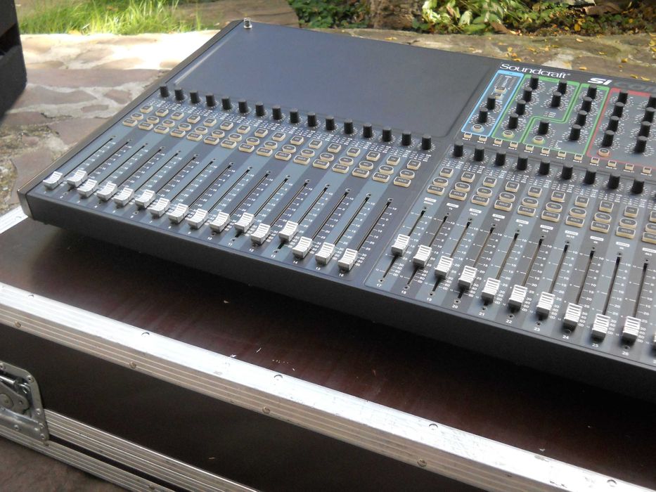 Soundcraft digital SI Compact 32