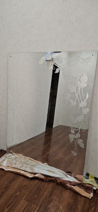 Зеркало настенное