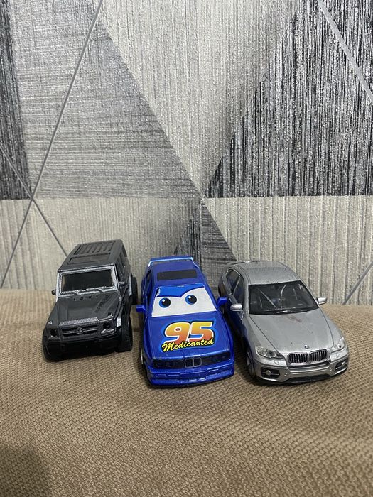 Продам металических игрушек