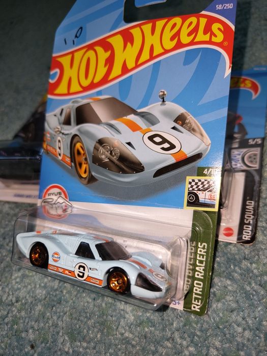 Hot wheels машинки