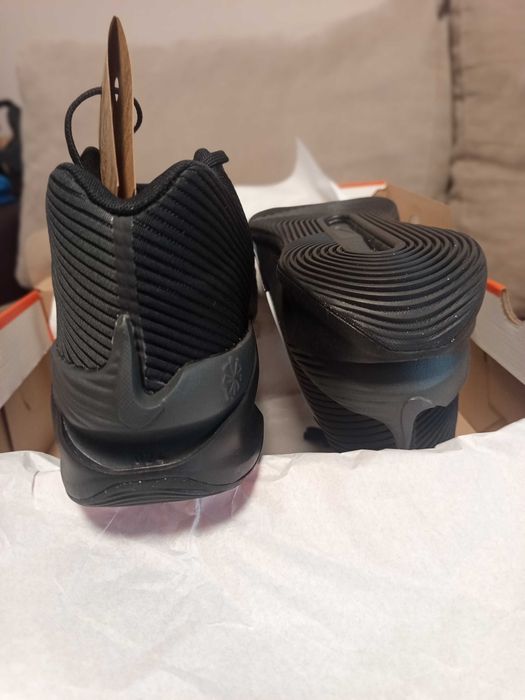 Баскетболни сникърси Nike