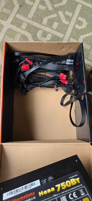 Блок питания Thermaltake Нева 750
