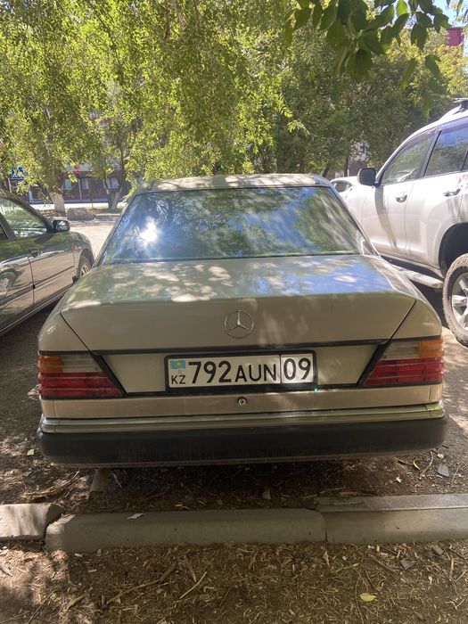 Мерседес W124