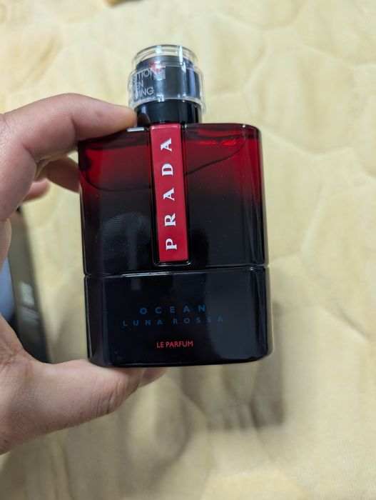 Prada luna rossa