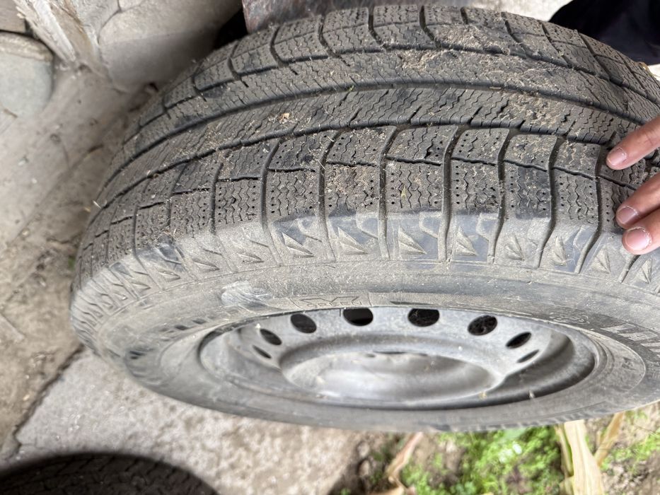 Michelin 225/70/16 114/3