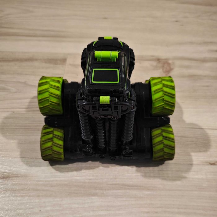 STUNT CAR играчка кола с дистанционно управление