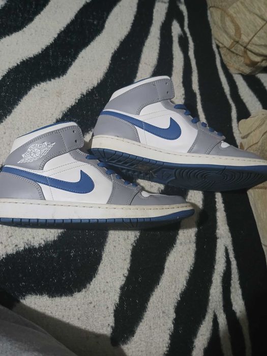 Jordan 1 mid true blue
