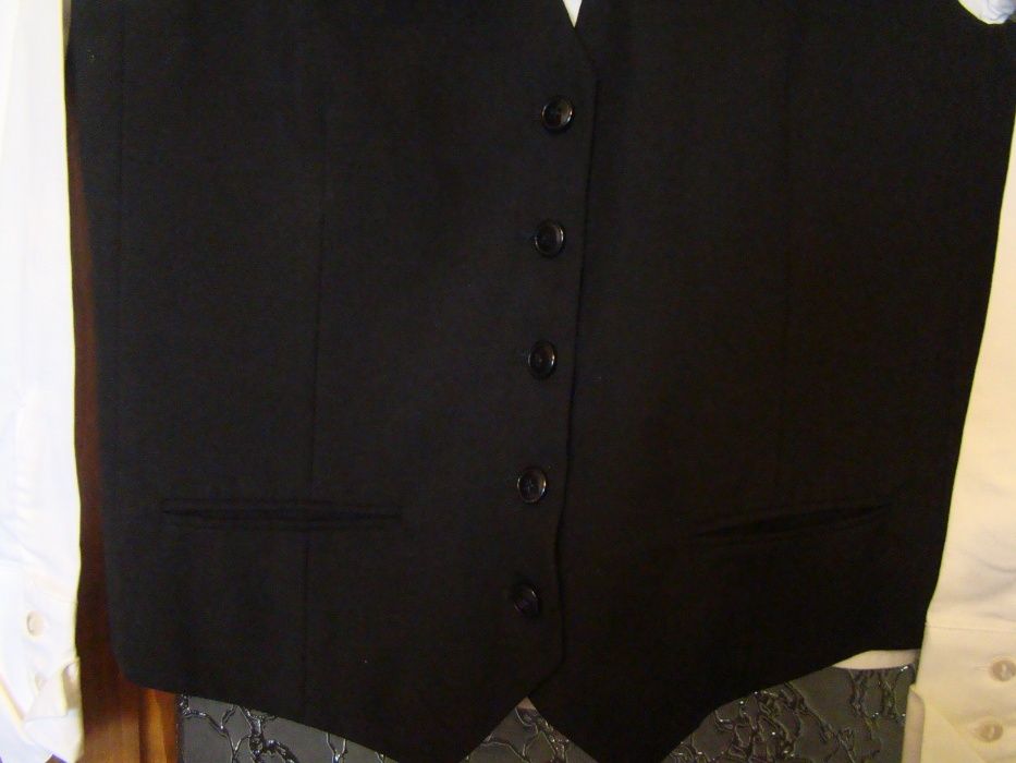 НОВИ !Елеци и риза за сервитьорки