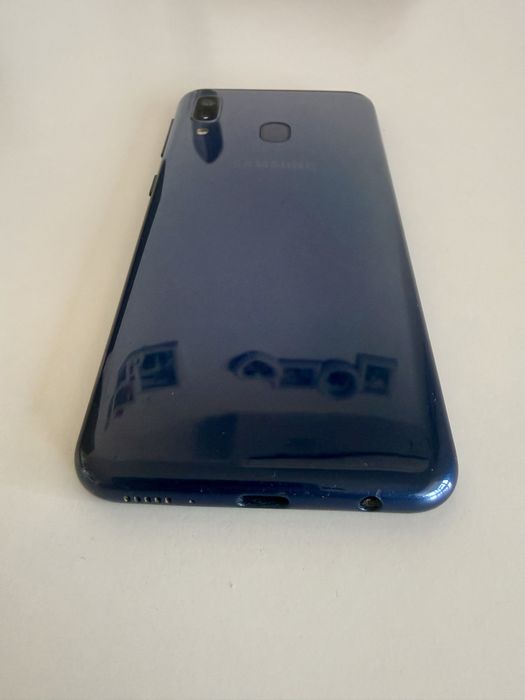 Samsung Galaxy A20e – stare foarte bună, complet funcțional