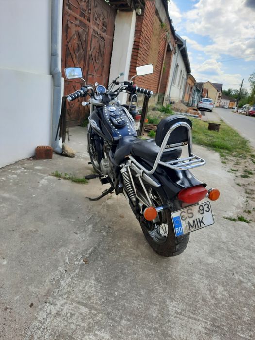 motocicleta suzuki gz 250cc
