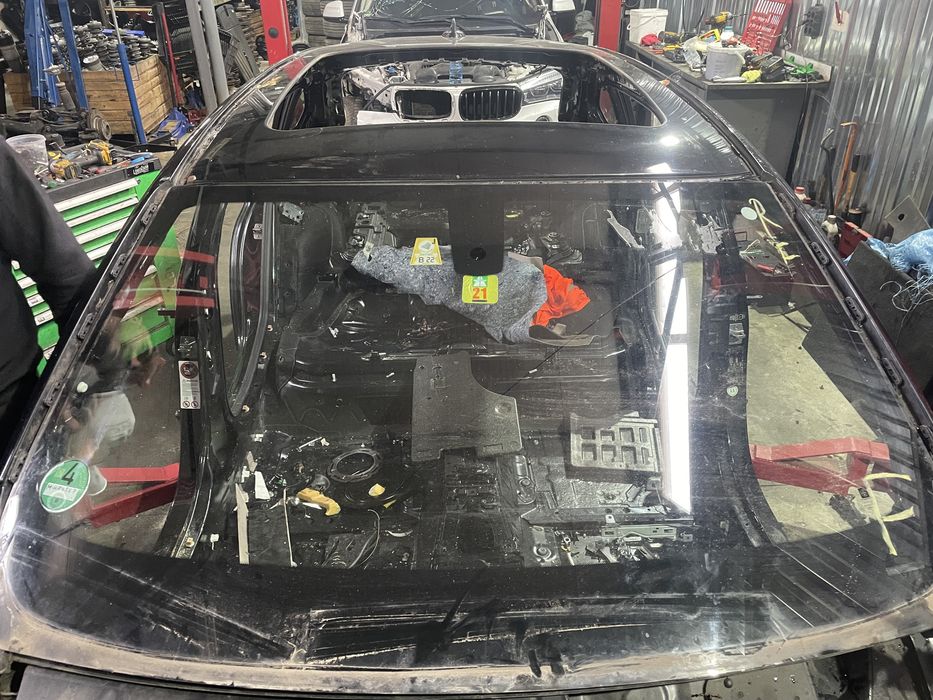 Предно стъкло БМВ Ф30/ Ф31 (predno staklo bmw f30)