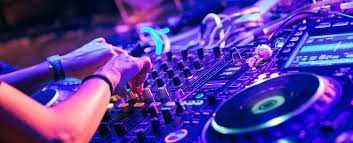 DJ-Evenimente-Botez 150 Euro,Majorat 200 Euro,Nunta 400 Euro