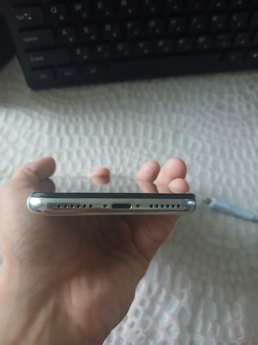 Продам Айфон 10 на запчасти