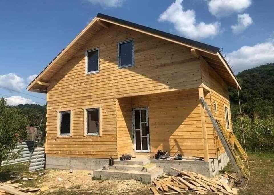 Case pe structura metalica