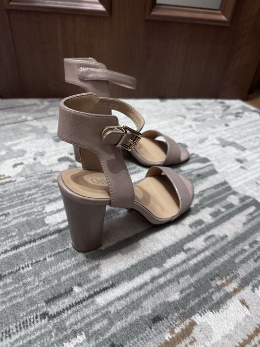 Босоножки 37 размера