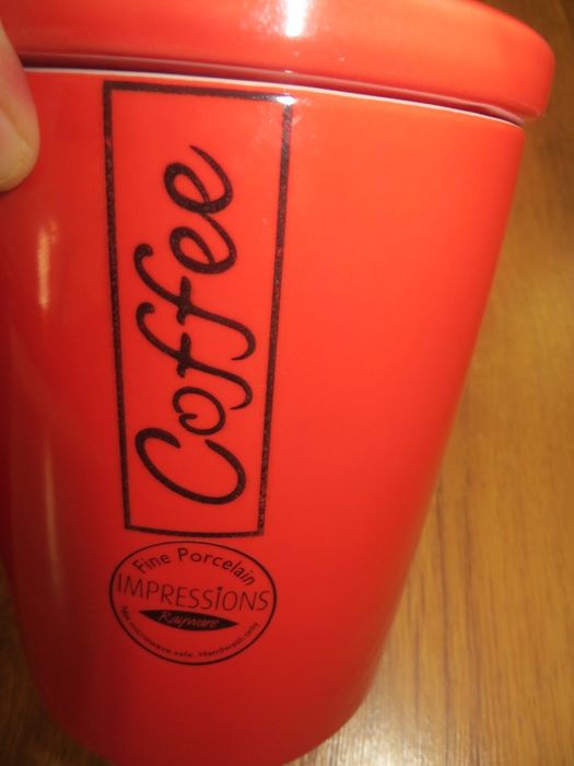 Порцеланови съдове за съхранение на кафе, захар и чай