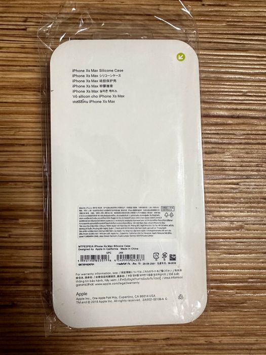 Продам 20 чехлов на iphone xs max