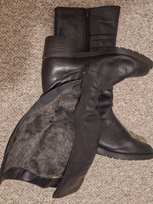 Продаются сапоги