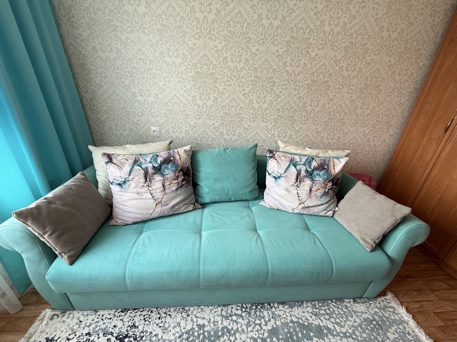 Продам диван в гостиную