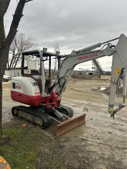 Miniexcavator bobcat takeuchi tb230