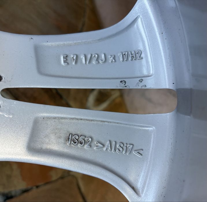 Jante BMW X1 / Seria 5 G30 echipate cu Anvelope Matador iarna 225 55 17