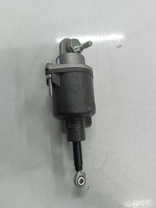 Пневматический регулировочный цилиндр линейного действия/Газ педаль