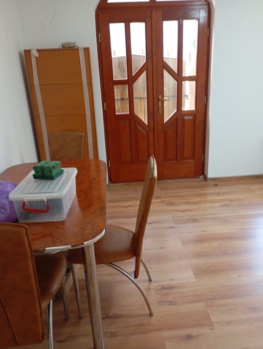 Închiriez apartament 50 mp la parter de casă, mobilat și utilat, loc de parcare – Oradea, str. Seleușului