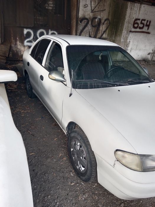 Продам машину Hyundai accent.