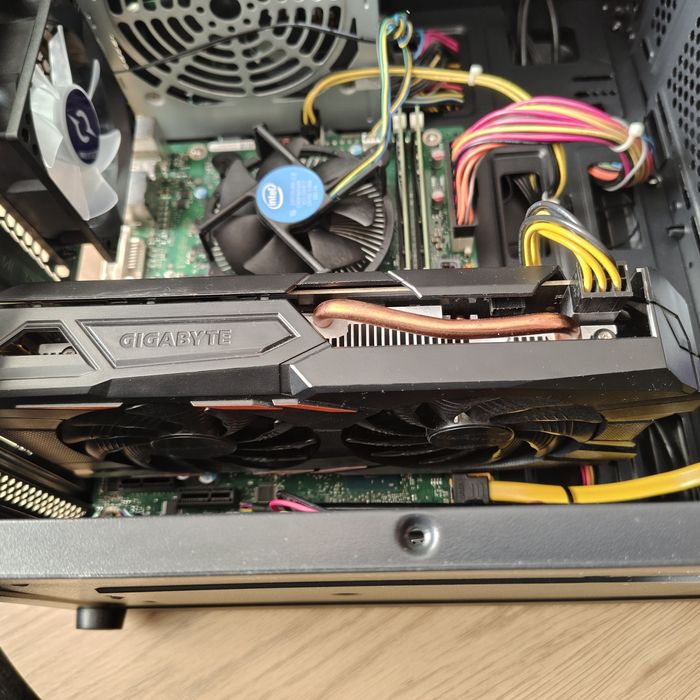 PC calculator gaming generația 4 Intel i5 4570 Nvidia GeForce GTX 1050